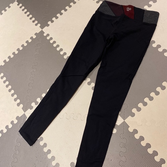 Aritzia leggings (new) - Picture 3 of 3